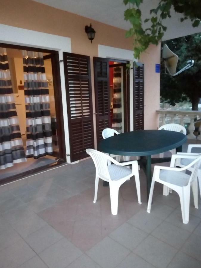 Apartman Bruna Σίμπενικ Εξωτερικό φωτογραφία